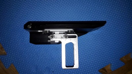 vendo carrillera grunig elmiguer.es la que se puede levantar para dejar pasar el  cerrojo precio 250 euros. 02