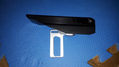 vendo carrillera grunig elmiguer.es la que se puede levantar para dejar pasar el  cerrojo precio 250 euros. 01