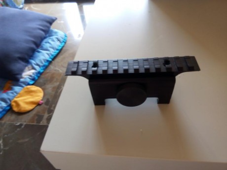 Buenas, Vendo montura piccatiny de la marca Sun Optics para Cetme C, Mp5, Hk G3 y alguno más creo que 10