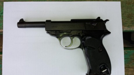 Un conocido del club de tiro, me pide que le ponga en venta este arma.

Marca: WALTHER
Modelo: P 38 ALUMINIO/P 00
