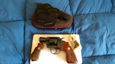 tal, vendo revólver colt lawman 357-38 está nuevo , muy poco uso.regalo dos juegos de cachas y funda Vega 02