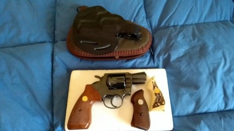 tal, vendo revólver colt lawman 357-38 está nuevo , muy poco uso.regalo dos juegos de cachas y funda Vega 01