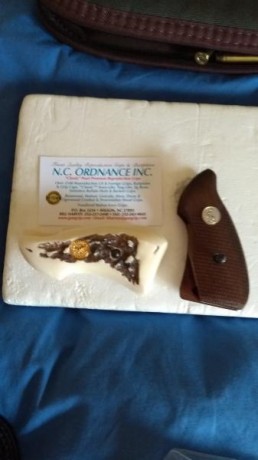 tal, vendo revólver colt lawman 357-38 está nuevo , muy poco uso.regalo dos juegos de cachas y funda Vega 12