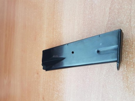 Buenos días, limpiando los cajones me encontrado con un cargador de una Astra A80 , se encuentran en muy 00