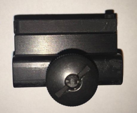 Se vende este magnifico visor de punto rojo TRIJICON RMR, modelo 02, con punto de 8 MOA.
Es un visor ultracompacto, 21