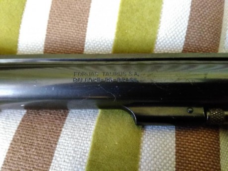 Por dejar tiro vendo todas mis BuckMark calibre .22lr con estuche original y empuñadura original así como 100