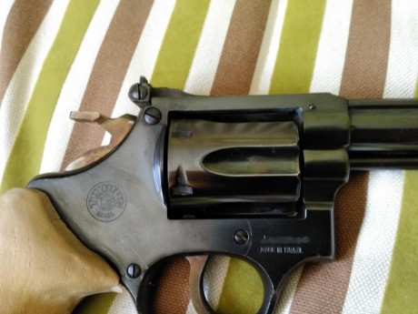 Por dejar tiro vendo todas mis BuckMark calibre .22lr con estuche original y empuñadura original así como 111