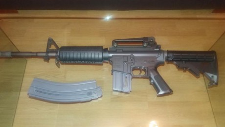 Perfecto estado de funcionamiento, ni un arañazo, cargador para 10 cartuchos y otro  para 30, incluye 00