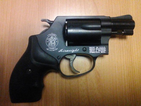 UN COMPAÑERO VENDE SU S&W CALIBRE 38, POR JUBILACION, LA VENDE POR 350€ ESTA COMO NUEVA EN PERFECTO 02