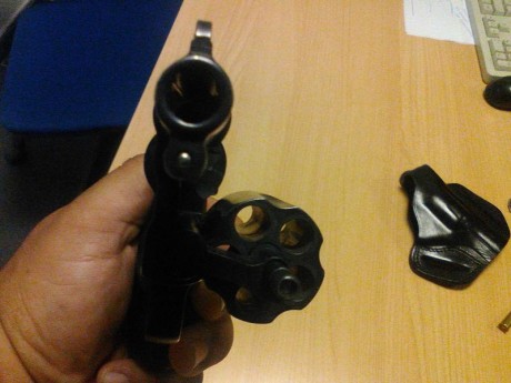 UN COMPAÑERO VENDE SU S&W CALIBRE 38, POR JUBILACION, LA VENDE POR 350€ ESTA COMO NUEVA EN PERFECTO 00
