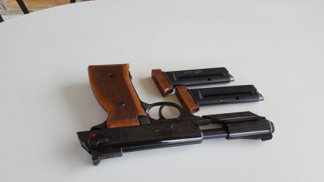 Un compañero vende esta astra constable
Esta en coruña si se recoje en mano se descuenta el porte
La pistola 12