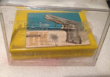 Vendo caja para pistolas Star Dk/DKL, va con el librito del modelo DK, todo ello 30 euros . La caja en 01