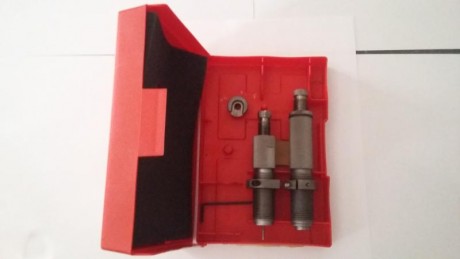 Vendo éstos dies apenas usados para recargar dos cajas de balas
Precio 45 euros incluido el sell holder. 01