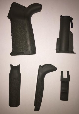 Se VENDE esta excelente "pistol grip" MAGPUL MIAD para AR-15 de color OD GREEN, totalmente a 01