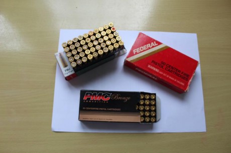 Hola a todos, vendo 350 vainas del 9 corto con un sólo tiro. Todas embaladas en sus cajas, Precio 35 euros 00