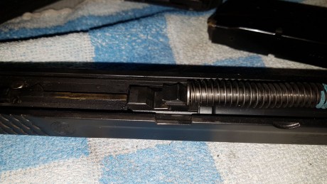 vendo pistola mp9con dos cargadores por 250€, la pistola se encuentra en sevilla 41