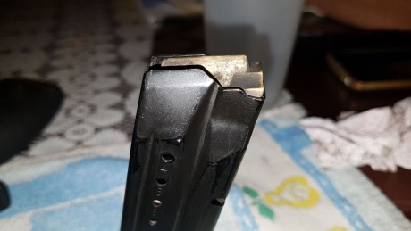 vendo pistola mp9con dos cargadores por 250€, la pistola se encuentra en sevilla 40