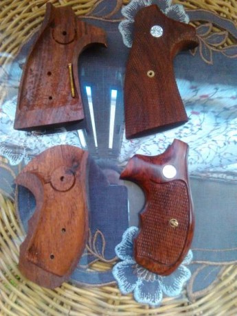 vendo estas dos cachas, las de arriba han estado puesta un tiempo, su precio es 30€ENDIDO 
           00