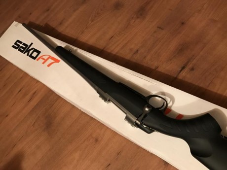 Vendo rifle sako a7 sintético acero inoxidable en243
Está como nuevo vale 1700e le vendo en 1250 e
Con 00