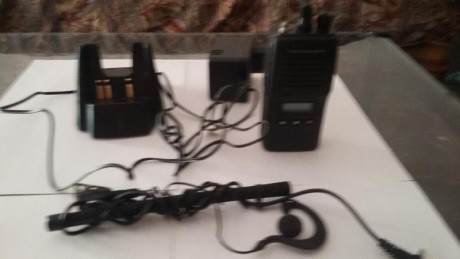 VENDO EMISORA VERTEX 160E/180E

Nueva, 8 canales, con cargador, antena y  auricular con  microfono
Su 02