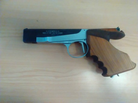 Pongo por encargo de su propietaria a la venta un recuerdo de la (difunta) historia armera española.

Diseñada 00