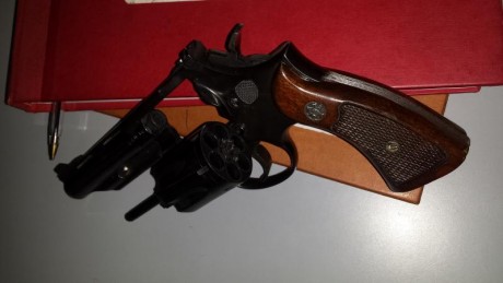 Buenas vendo mi revolver llama 4 pulgadas por 95 euros con funda y cartuchera se encuentra en manresa 01