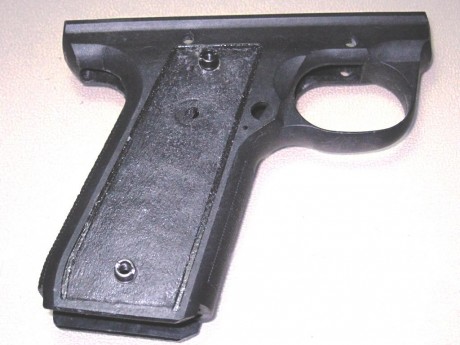 Después de adquirir por este foro esta preciosa Ruger Mark III, vi que no funcionaba muy bien y ya que 52