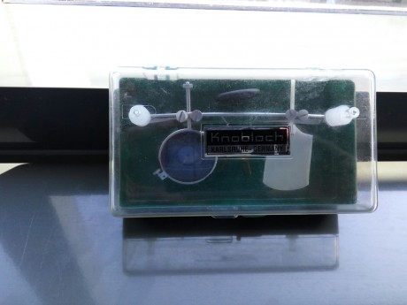 son unas gafas knoblok están en muy buen estado,como se puede comprobar tiene tapa ojos,diopter y una 02