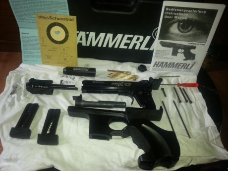 La pistola esta nuevecita .se vende por retirada de licencia.se puede provar en vitoria
Precio 800€ vendida.
 01