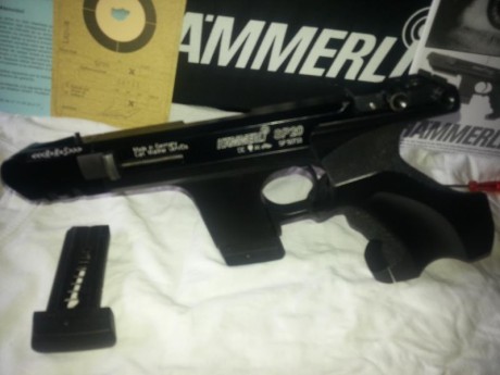 La pistola esta nuevecita .se vende por retirada de licencia.se puede provar en vitoria
Precio 800€ vendida.
 00