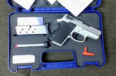 Se vende Smith Wesson CS9 Chief's Special. Guiada en "F" tiene maletín original, dos cargadores, 01