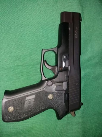 Un compañero quiere vender su sig sauer P226, el arma se encuentra en la provincia de Ciudad Real, donde 02