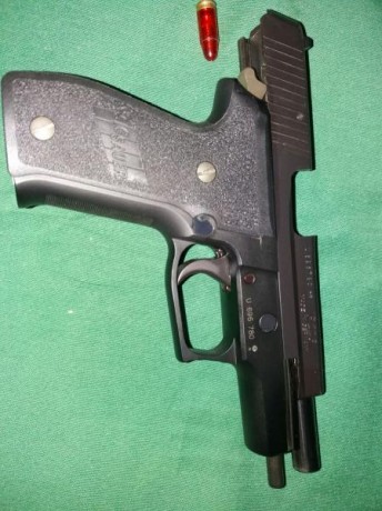 Un compañero quiere vender su sig sauer P226, el arma se encuentra en la provincia de Ciudad Real, donde 01