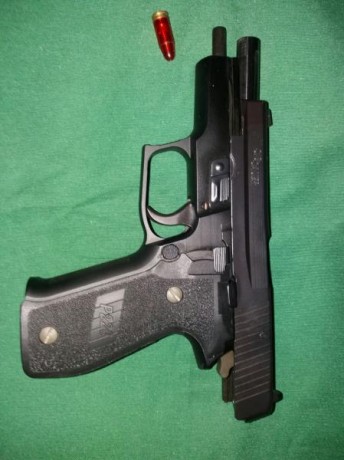 Un compañero quiere vender su sig sauer P226, el arma se encuentra en la provincia de Ciudad Real, donde 00
