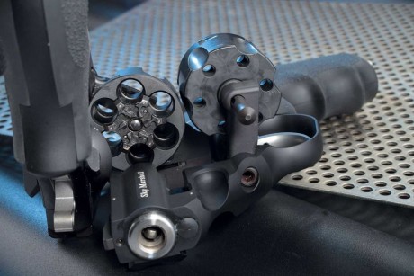 Korth....ha entrado en el mundo de las detonadoras con su ultimo revolver por 1000€. 20