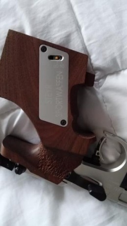 Vendo mi pistola de competicion STEYR LP10 electronica , por tener que dejar el tiro por lesion . Fue 20