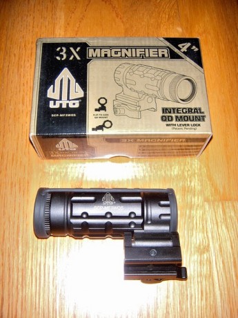 Magnificador de Leapers con 3 aumentos y corrector de dioptrías, de rápido y sencillo acople ya que basta 02