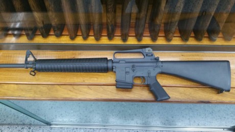 VENDIDO
 RIFLE marca COLT modelo AR 15 A-2 calibre 222 ,en muy buen estado de conservación y tiro, se 02
