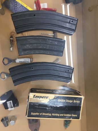 VENDIDO
 RIFLE marca COLT modelo AR 15 A-2 calibre 222 ,en muy buen estado de conservación y tiro, se 01