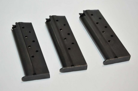  Vendida. 
Vendo por necesitar hueco el la licencia, Llama MiniMax 9 pb con tres cargadores y dos juegos 22