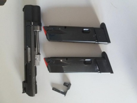 Buenas amigos,

Debido a mi subida a 2 categoria pongo en venta mi kit kadet 2 del calibre 22. Buena precision 01