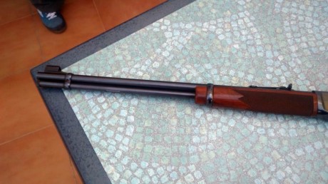 Un compañero y amigo del club vende un rifle Winchester calibre 22LR, está, como se puede apreciar en 12