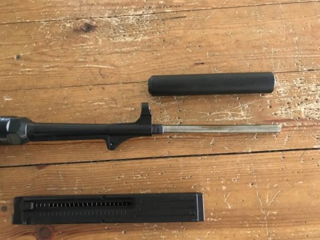 Mas fotos en el ultimo mensaje.Se vende réplica de subfusil MP40 en calibre .22LR
El vendedor es un amigo 140