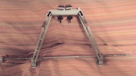 Bípode carabina o rifle para F-CLASS. pesa 570 gr y está en perfectas condiciones. Pido 90€ con portes 00