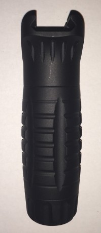 Se vende esta magnifico GRIP fabricado por TROY INDUSTRIES en aluminio aeroespacial.
El grip está totalmente 01