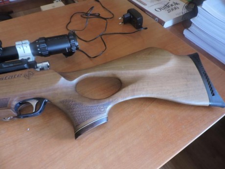 VENDO CARABINA DAYSTATE AIRWOLF MC5 5.5 MADERA POR FALTA DE USO. LA COMPRE A UN COMPAÑERO DEL FORO Y DESDE 10