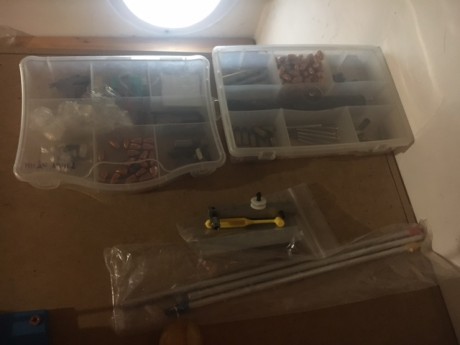VENDIDA 

INCLUYE:
-MESA PARA LA MAQUINA QUE SE FIJA A PARED PARA EVITAR MOVIMIENTOS. 
-2 JUEGOS DE DIE 00