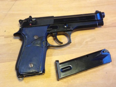 Vendo mi Beretta por pasar a la situación de retirado. Siempre perfectamente cuidada y limpia. Regalo 00