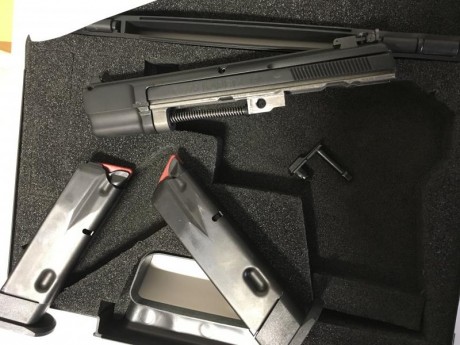 Buenas tardes, pongo a la venta mi CZ 75 B con kit Kadet 2 comprado hace menos de dos años como veréis 02