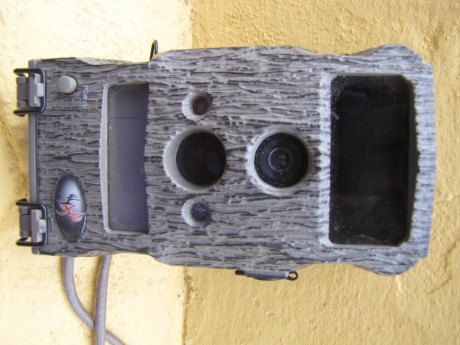 VENDO CÁMARA NUEVA SIN USO, SÓLO PARA VER FUNCIONAMIENTO, CON MANUAL EN ESPAÑOL Y TECLADO EN ESPAÑOL,CON 00